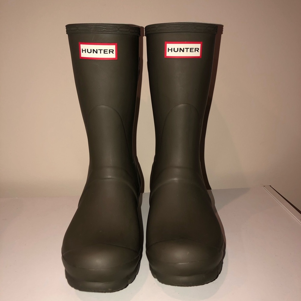 HUNTER green rain boots adjustable strap